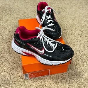 Nike Initiator - women’s size 7.5 black/pink
